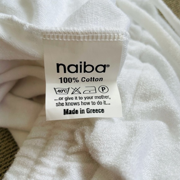 NWOT women’s white pom pom shorts made in Greece! - Picture 4 of 4